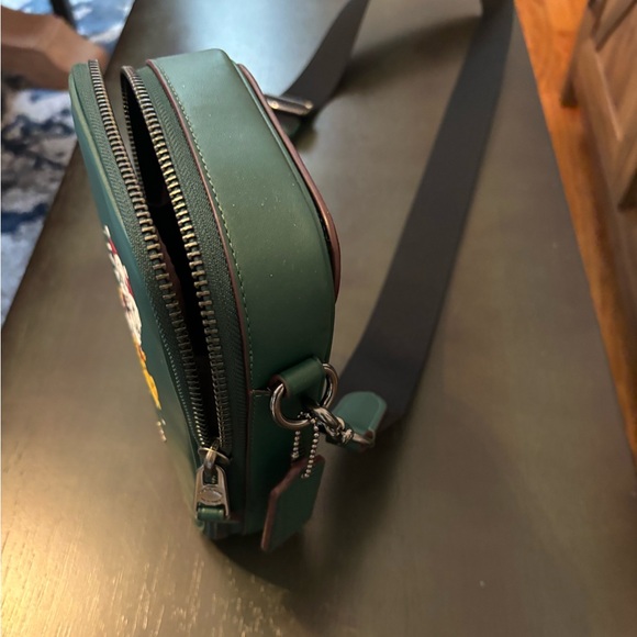 Disney x Coach Stanton crossbody Mickey and Minnie Christmas - Picture 3 of 4